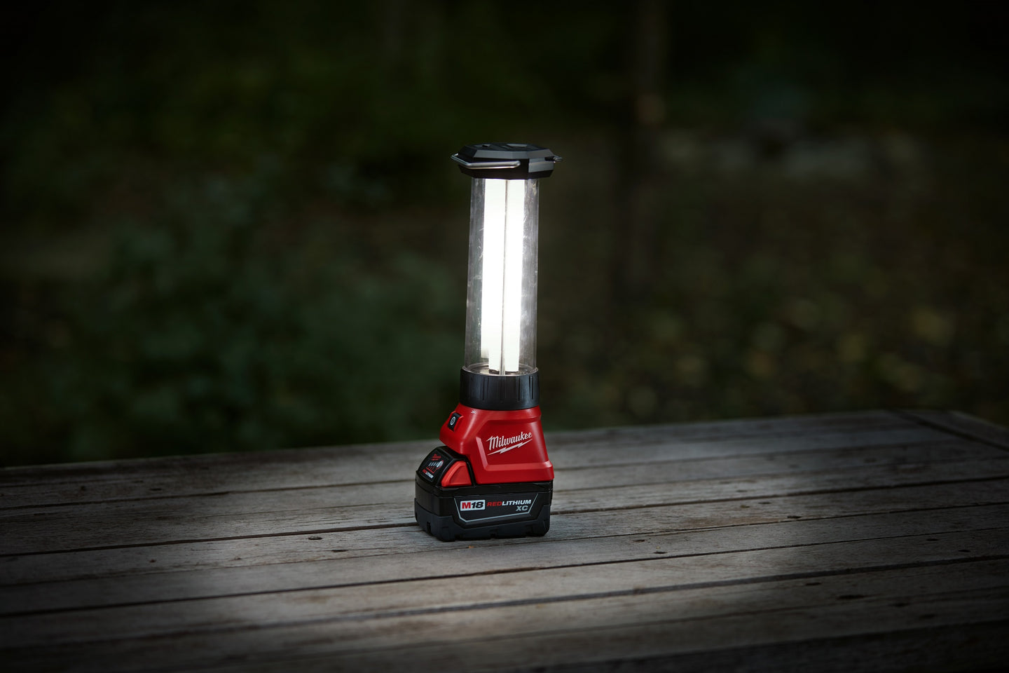 Flashlight Milwaukee M18 18 Volt Lithium-Ion Cordless LED Lantern/Fl –  Hansler Smith
